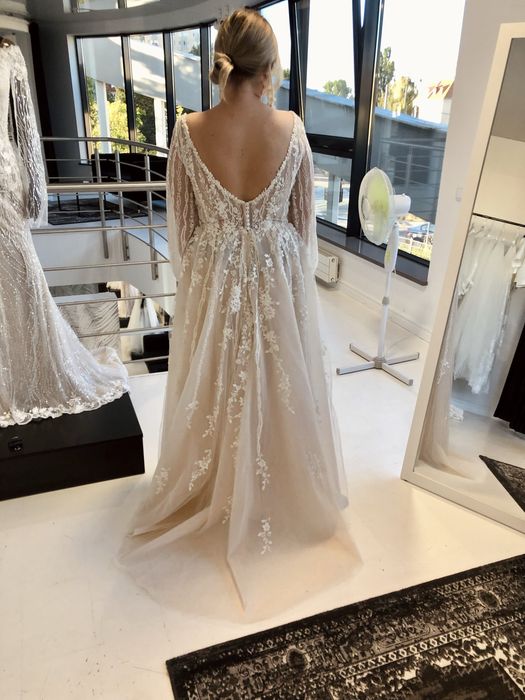 Suknia ślubna off.white bridal