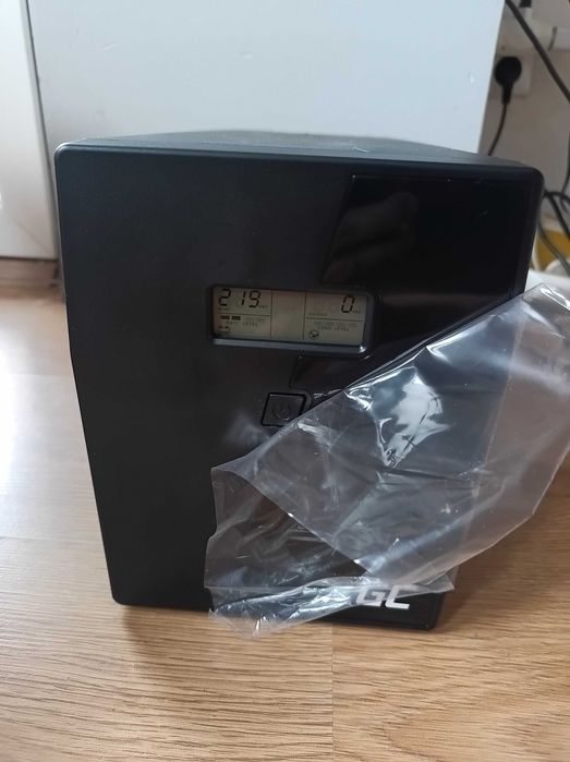 Zasilacz Awaryjny UPS 1500VA 900W