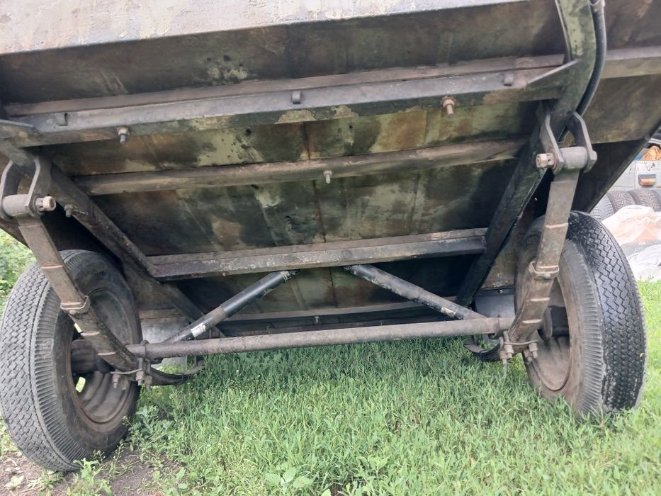 Продам три причепи до легкового автомобіля а гарному стані,один алюмінівий .торг