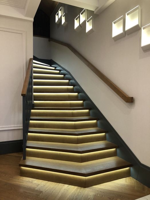 Деревʼяні сходи на замовлення–Івано-Франківськ монтаж, сучасний дизайн