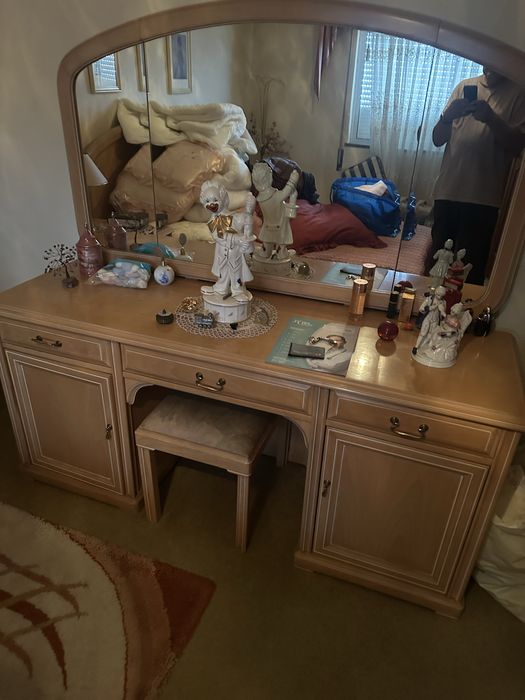 Conjunto de quarto em madeira solida de fabrica do norte ,