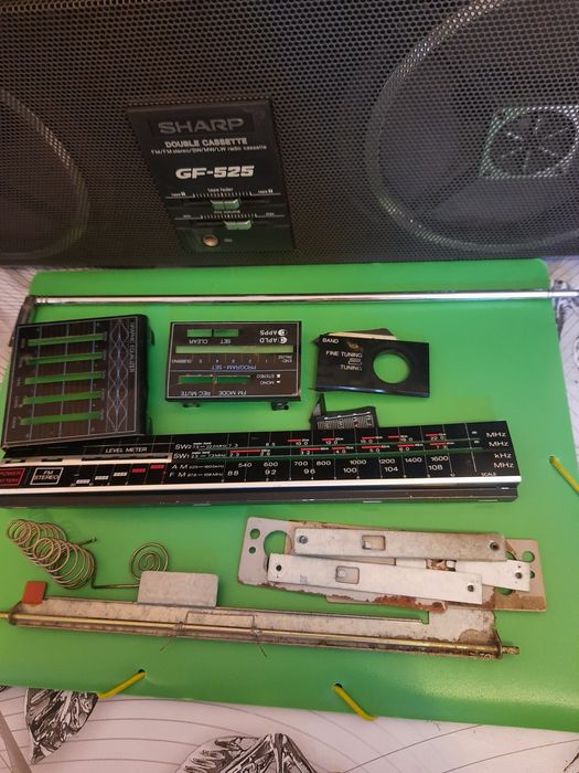 Продам проверенные запчасти магнитофон  sharp 700