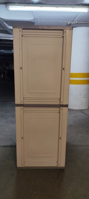 Armário de resina exterior keter