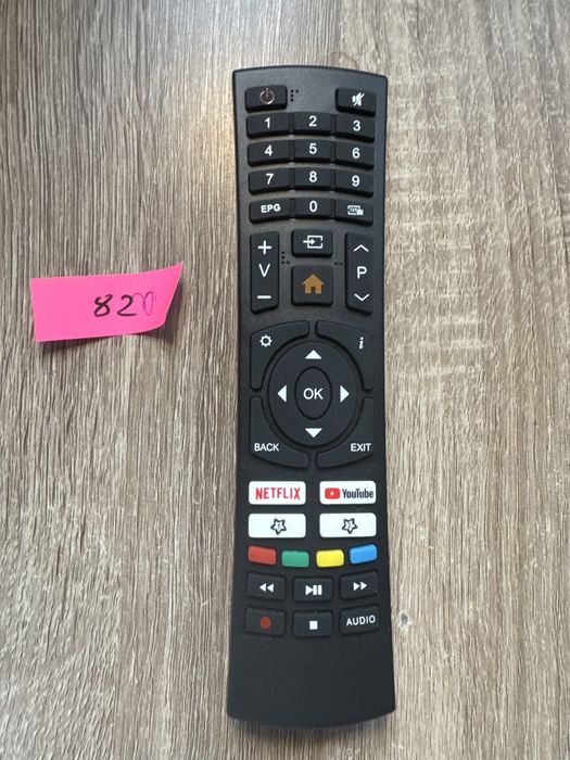 pilot zdalnego sterowania na podczerwień, który pasuje do wybranych modeli telewizorów Smart TV takich marek jak Kiano (np. seria Elegance), SmartTech