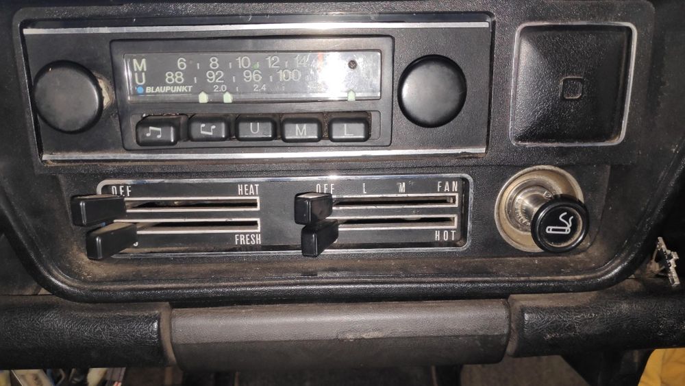 Mazda 818 deluxe clássico