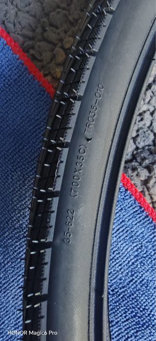 TREK opona hybrydowa BONTRAGER H2 COMP, CZARNY 700C X 35MM