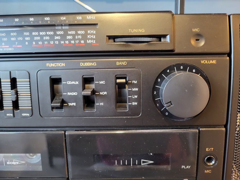 Boombox Anitech STRR