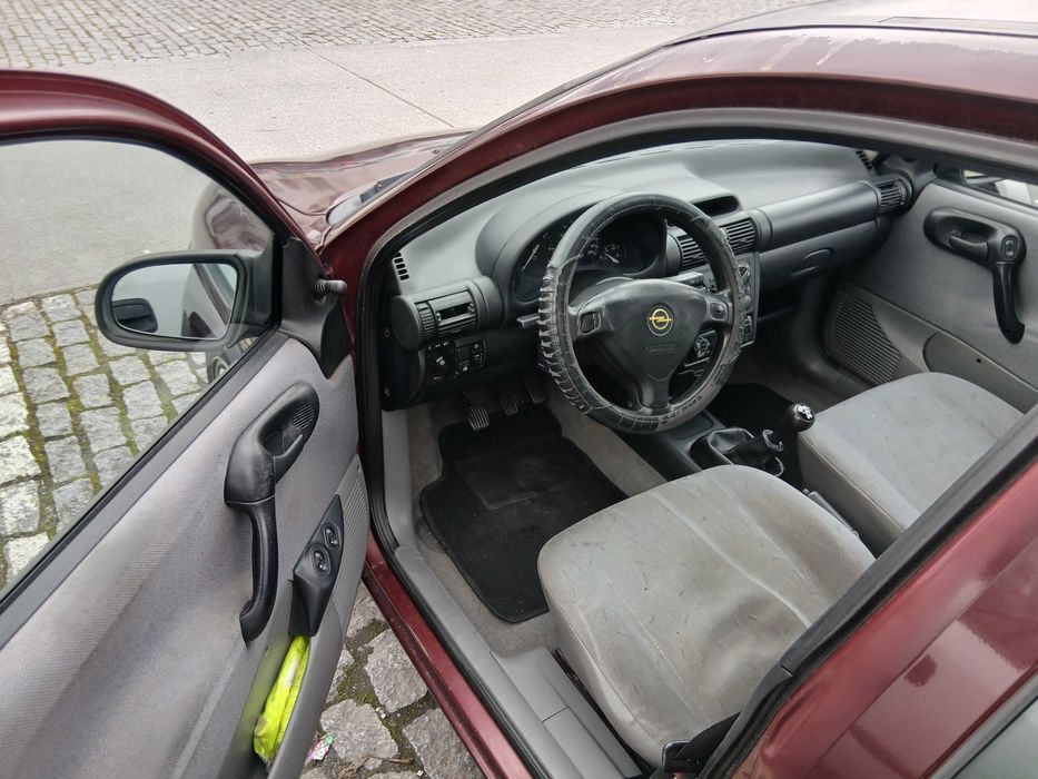 Carro em bom estado.