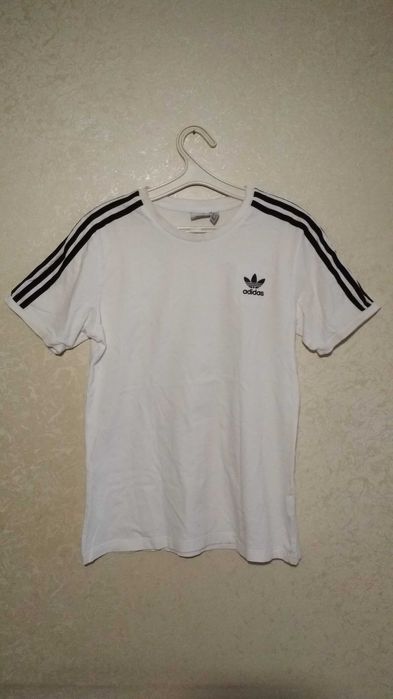 Женская мужкая футболка Adidas (S-M-L-XL) с лампасами Original 7шт