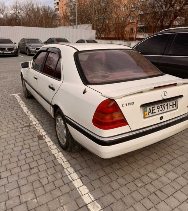 Мерседес Бенц С180