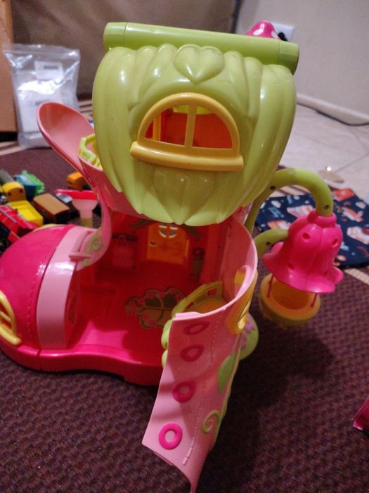 Продам ляльковий будиночок