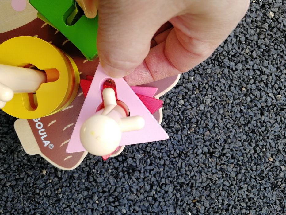 Brinquedo Goula, de encaixe para crianças pequenas