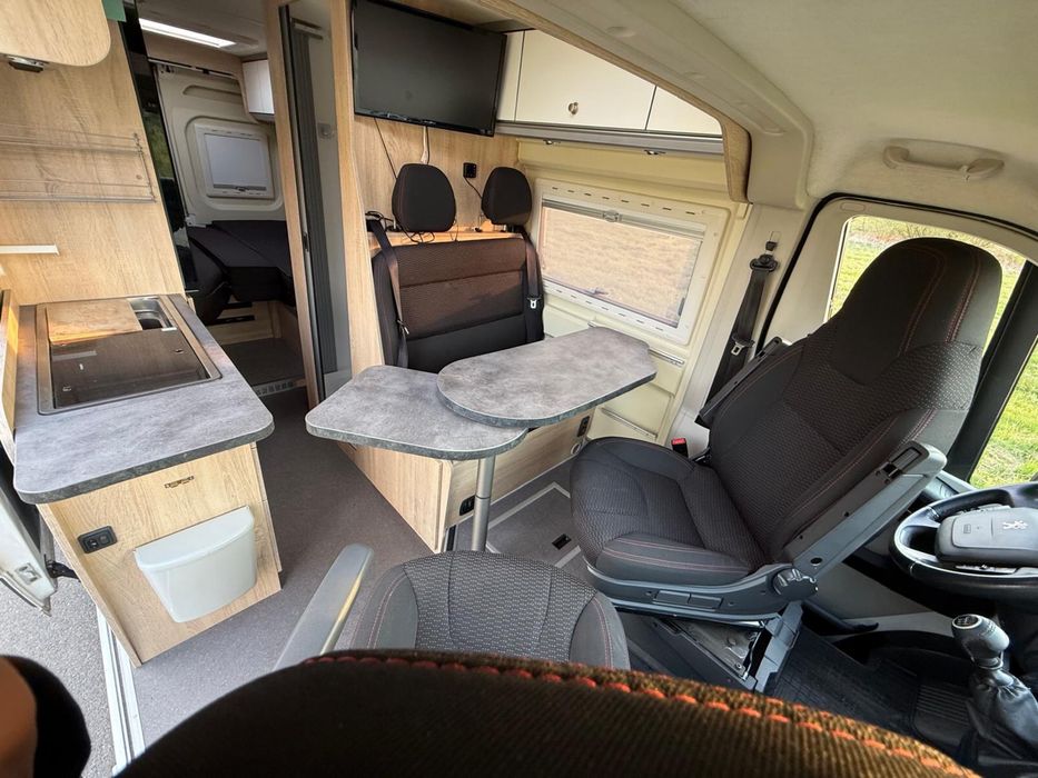 Kampervan  wynajem kamper campervan do wynajęcia
