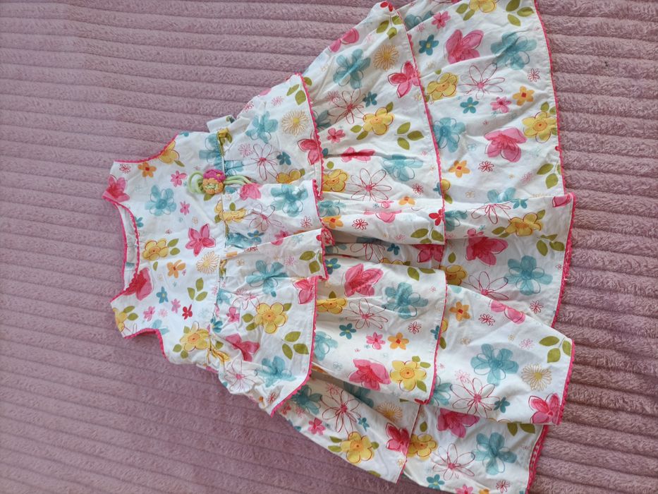 Vestidos menina 18/24 meses lote 8 por 15€