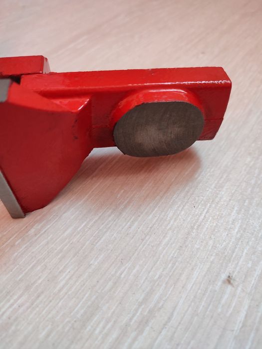 Тиски слесарные 60 мм INTERTOOL HT- 0054