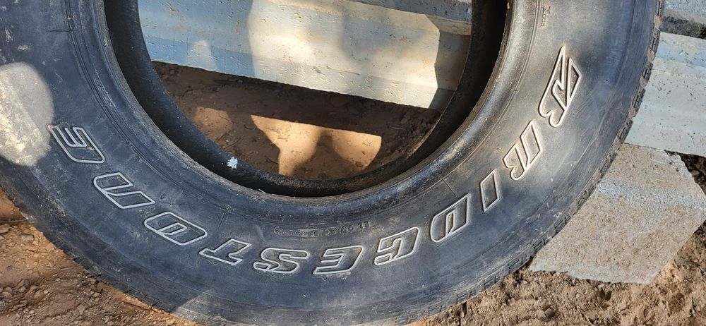 Pneu para jipe todo terreno