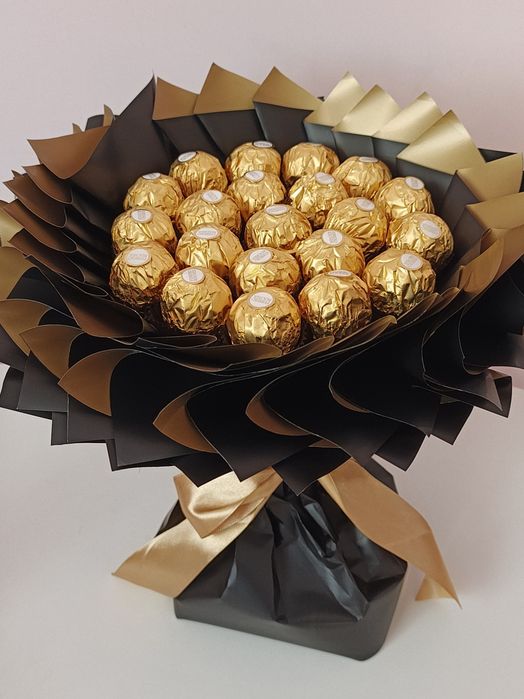 Bukiet jadalny Ferrero Rocher czarno złoty prezent na każdą okazję