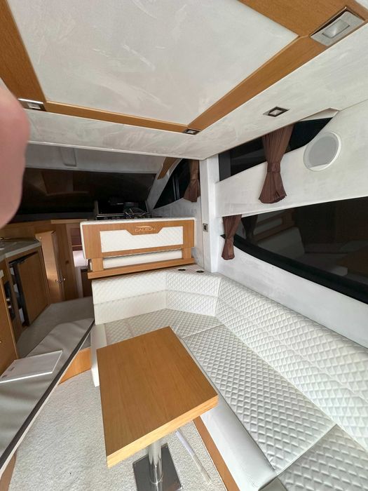 Продам моторну яхту Galeon 380 Fly