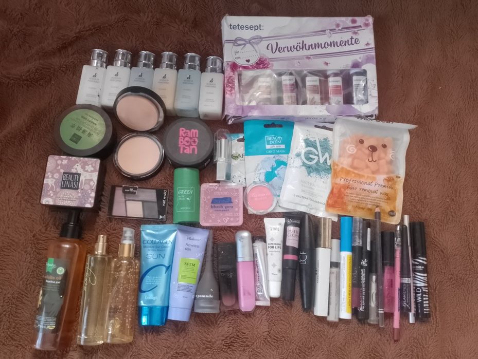 Набір жіночої косметики