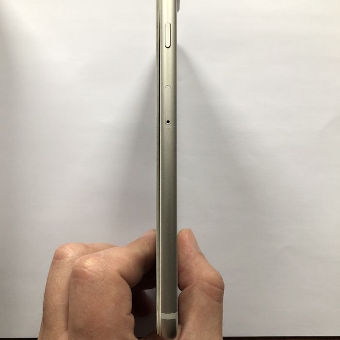 Iphone 7 plus 128 gb Silver НА ЗАПЧАСТИ , не включается , донор