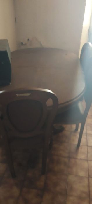 Movel e mesa de madeira