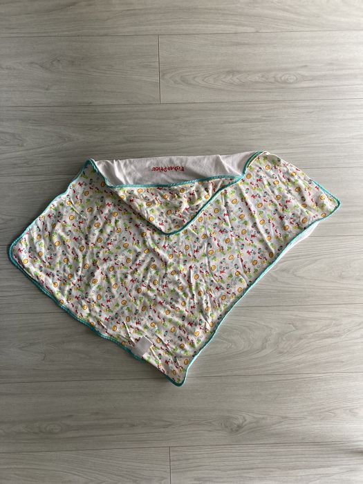 Kremowy ręcznik kapturek Fisher Price