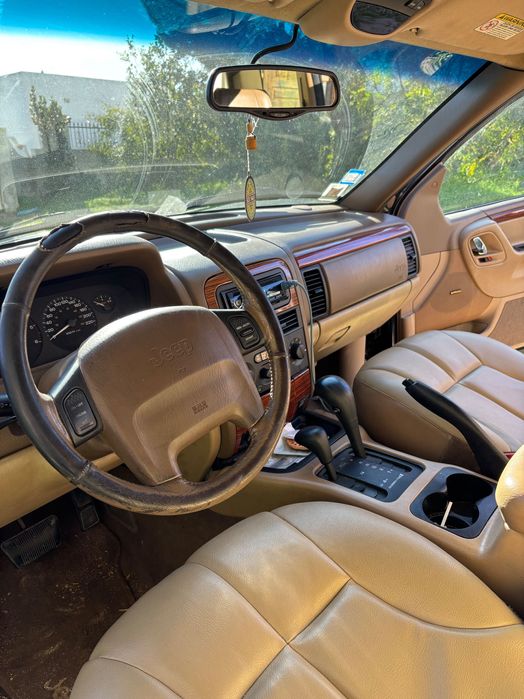 Jeep Cherokee 3.164966005818753123