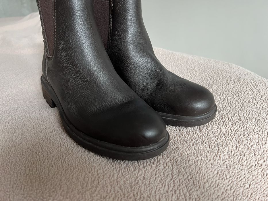 Продам нові оригінальні челсі ugg 36розмір