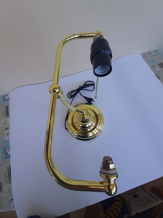 Настольная лампа новая без плафона