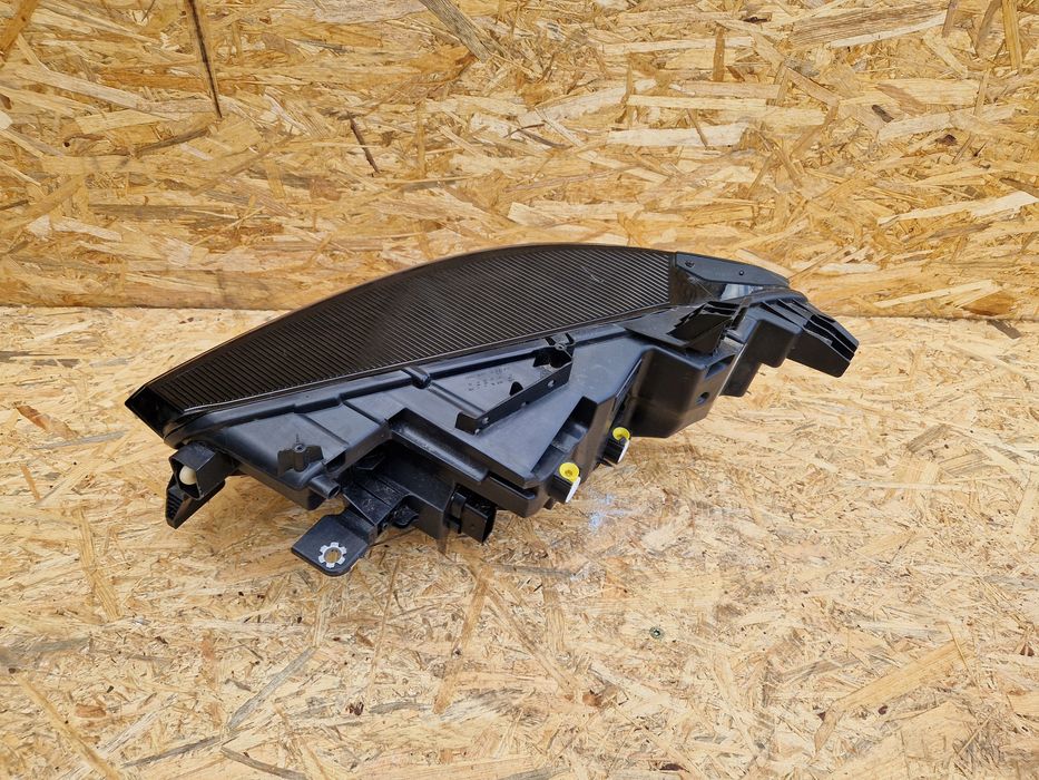 lampa prawa przód vw id3 full led