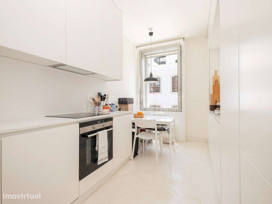 Apartamento T3 para arrendamento sem móveis na Misericórdia