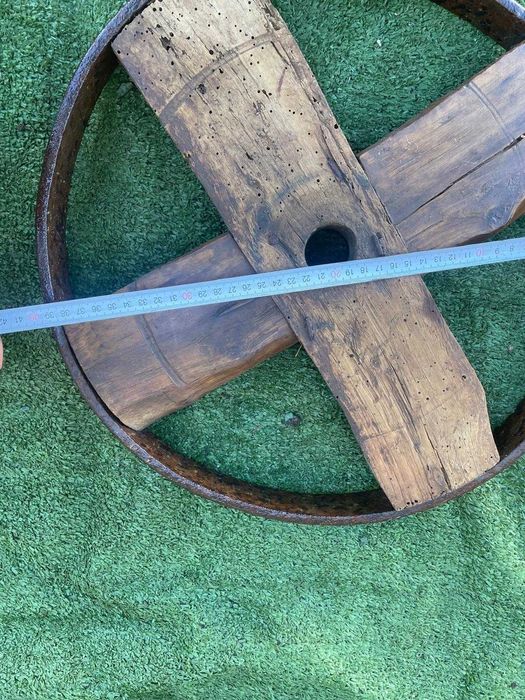 Rodas de engenhos de ferro e madeira - Antigas