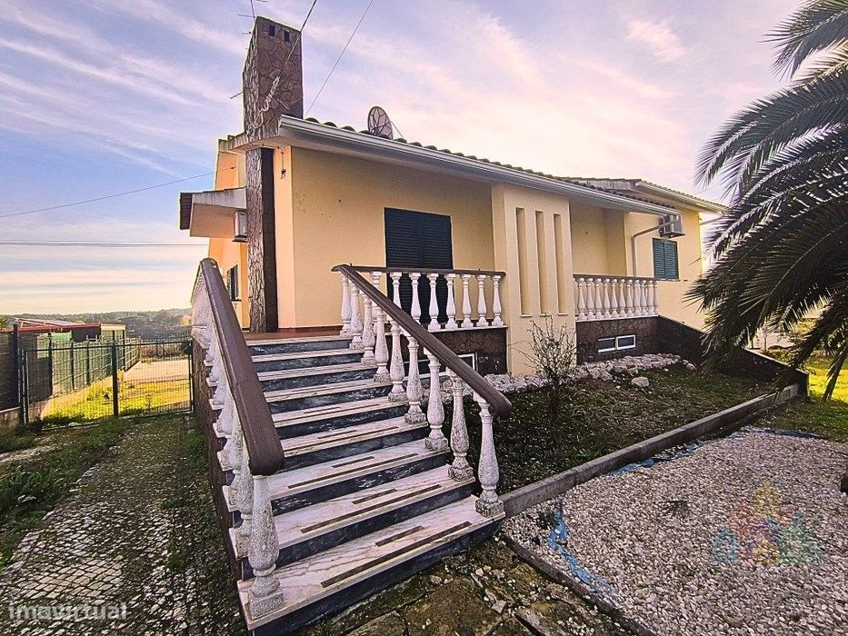 Moradia T3 Independente com terreno a 5 minutos de Tomar