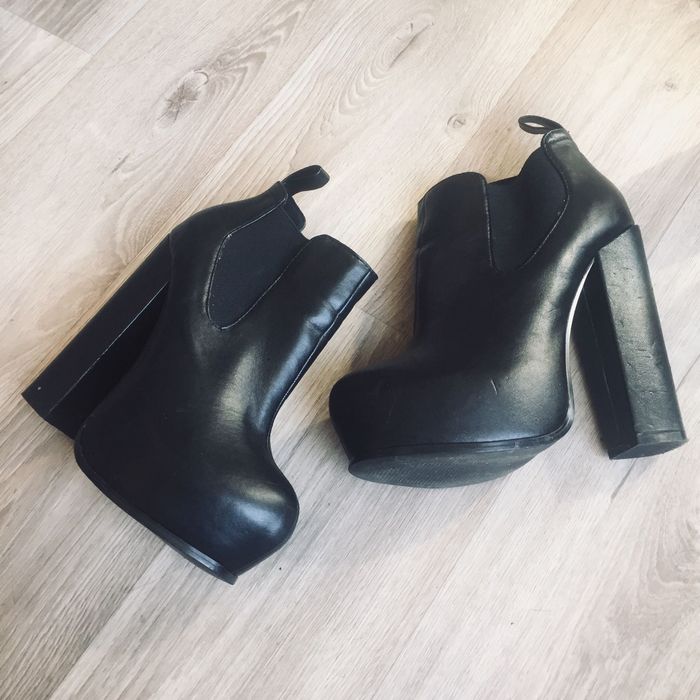 Сапоги на каблуке