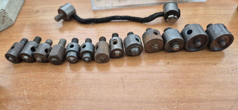 Пресс для установки кнопок люверцов