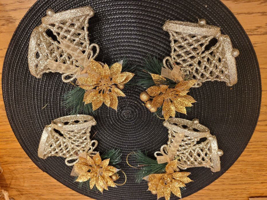 Złote ozoby choinkowe wiklinowe dzwonki 4 szt