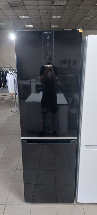 Холодильник Whirlpool W7 8210 K
