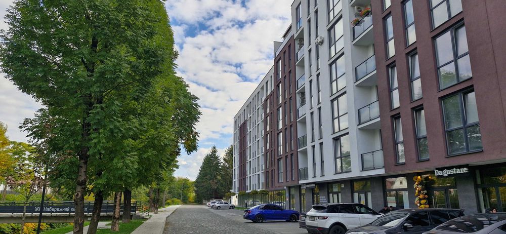 Елітне житло. Новобудова у центрі міста Свалява. Квартира.