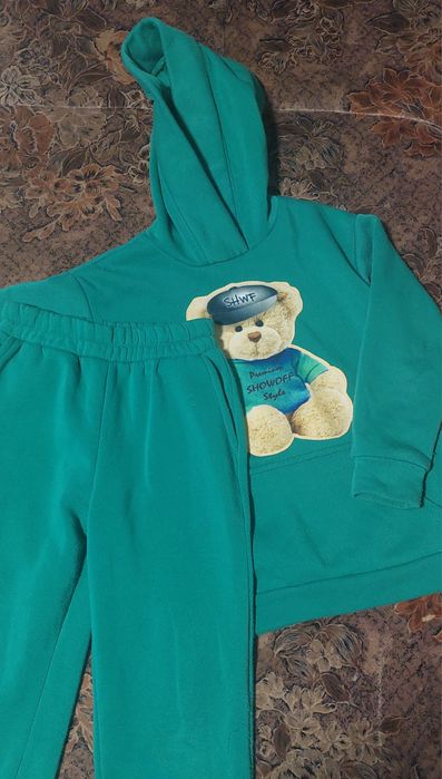 Костюм на девочку 122р