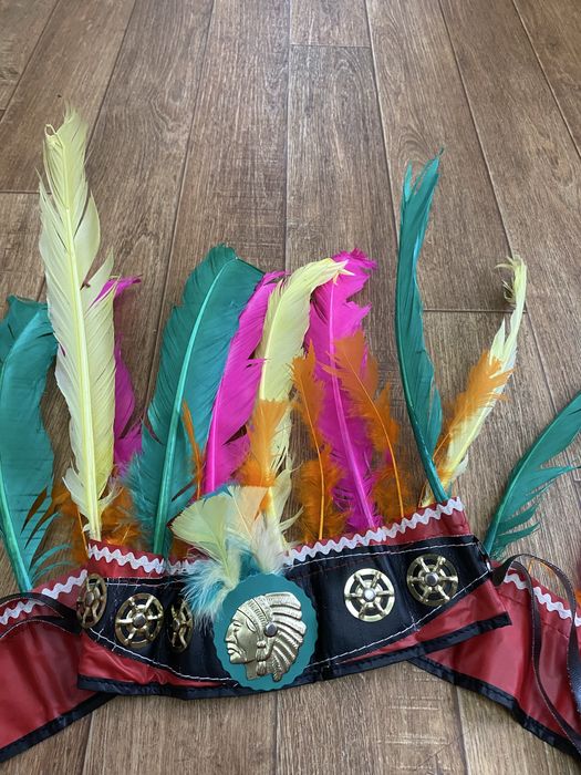 Костюми Індіанця , Клоуна, воїна УПА,, Лиса 8/10 років