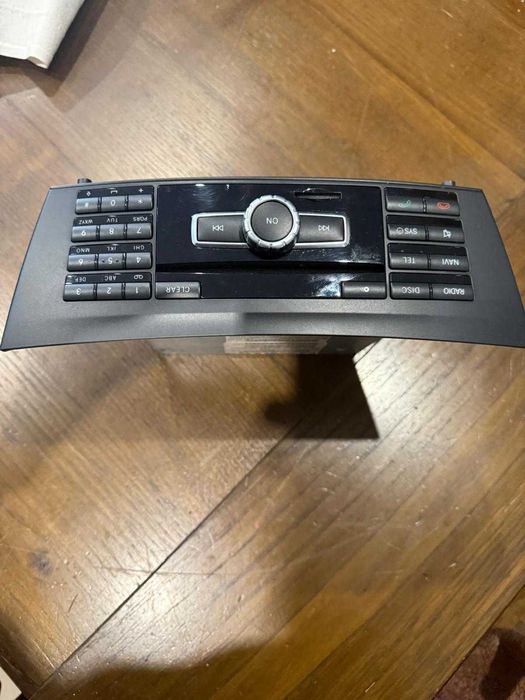 Rádio Mercedes com GPS, Bluetooth, Rádio, Telefone
