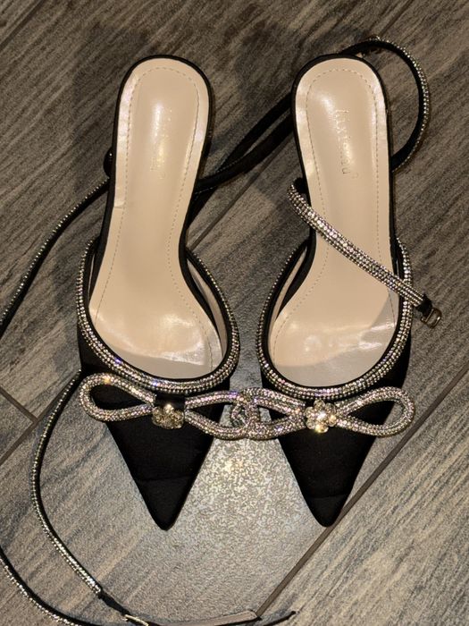 Каблуки бант черные