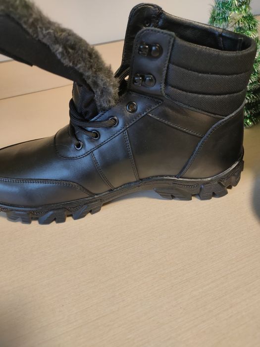 Продам зимові черевики