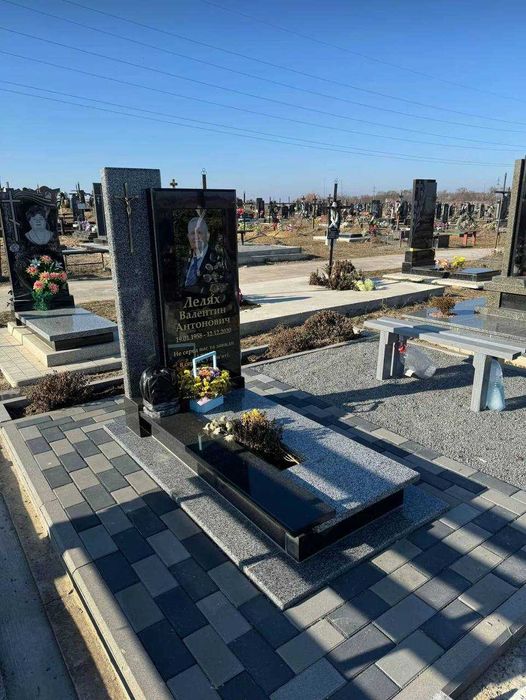 Виготовлення та установка пам'ятників під ключ