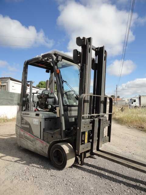 Empilhador Elétrico Nissan 2000Kg