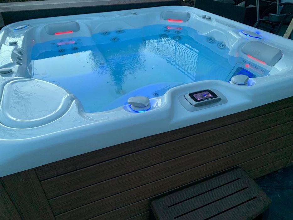 HotSpring Envoy jacuzzi ogrodowe 5 osobowe 236x236 pilot ozonator