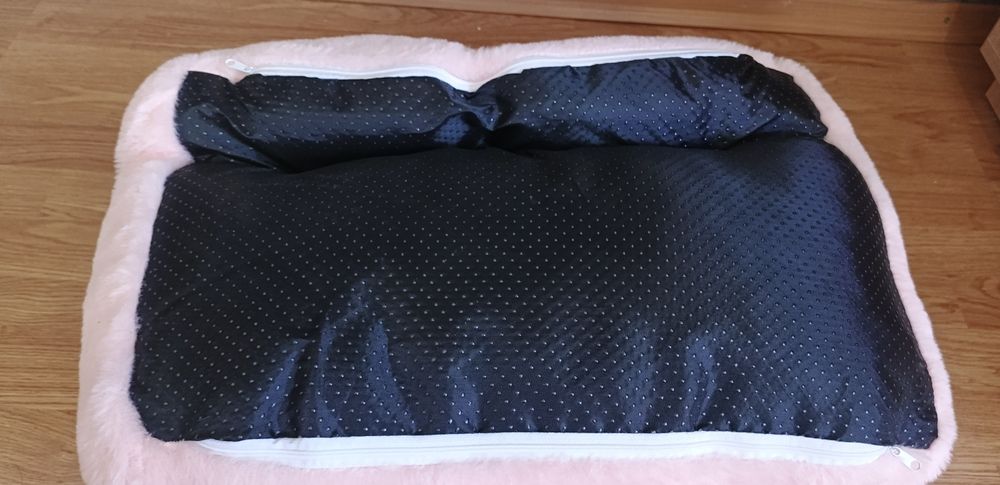 Лежанка для котів або маленьких собак