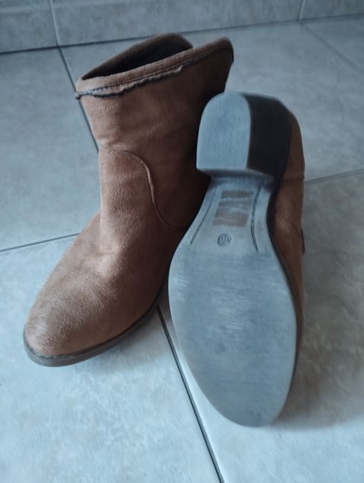 Botas, castanhas, tamanho 36
