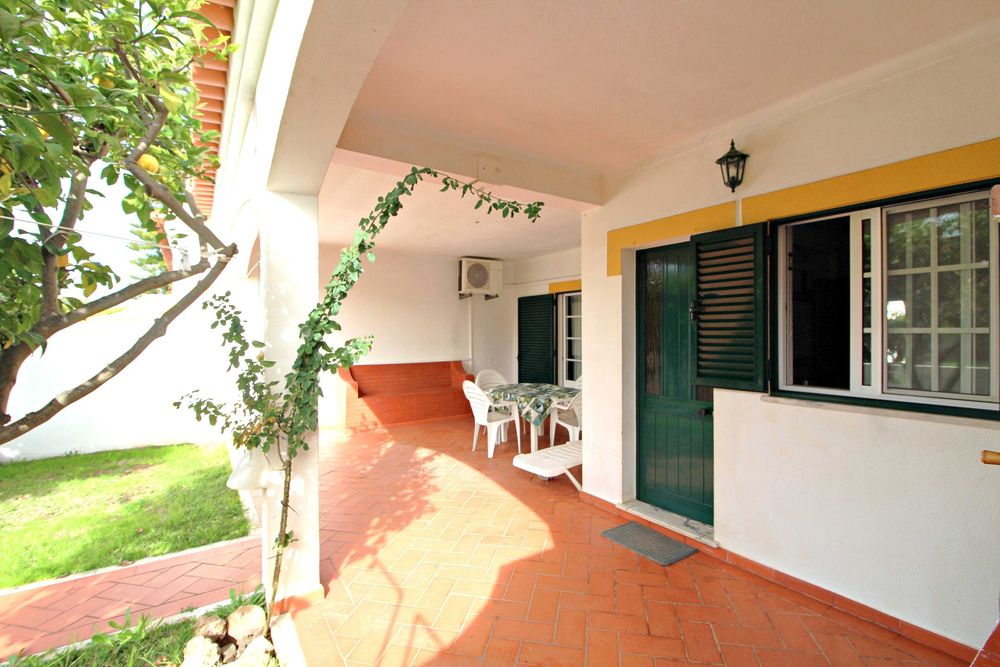 Excelente moradia T3 a 250m da Praia das Primas, para ARRENDAMENTO DE FÉRIAS