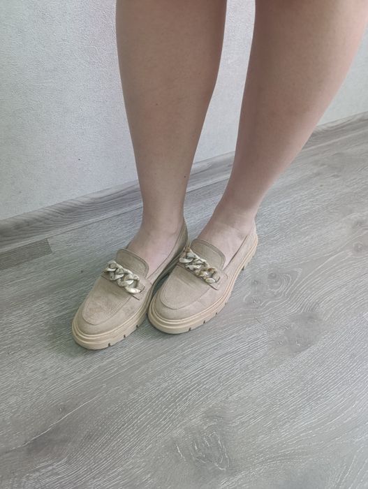 Жіночі бежеві лофери з ланцюжком, 38 розмір, майже нові